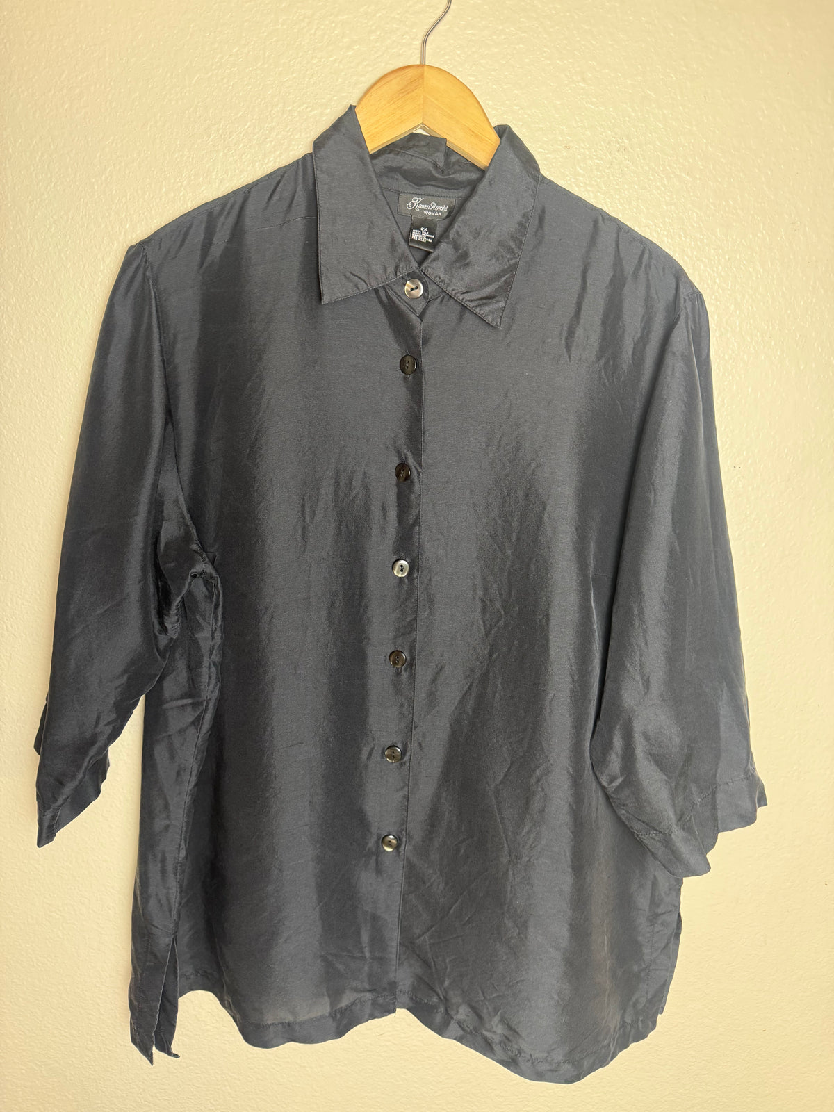 Karen Arnold 100% Silk 2X Black 3/4 Sleeve Button Down
