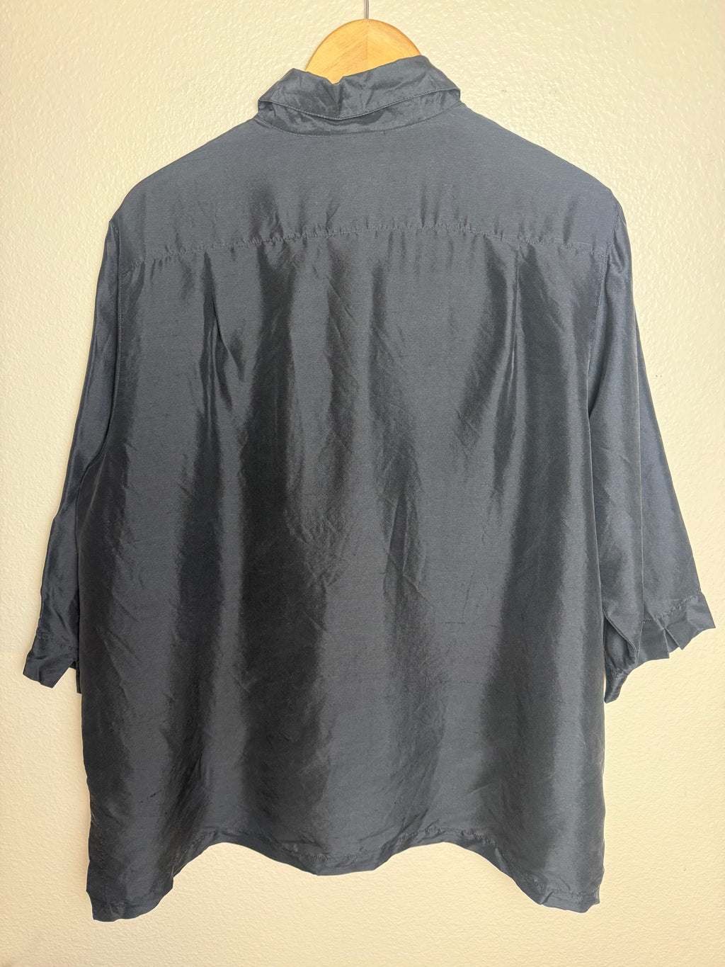 Karen Arnold 100% Silk 2X Black 3/4 Sleeve Button Down
