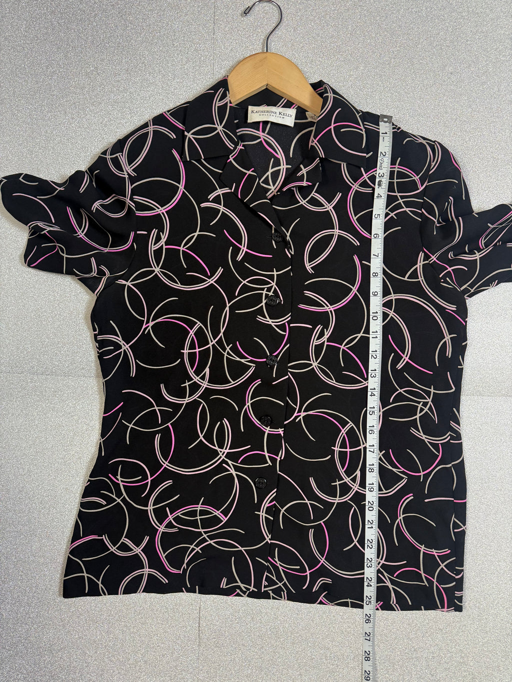 Katherine Kelly Collection 100% Silk 8 Black Collared Button Down with Pink Circle Design