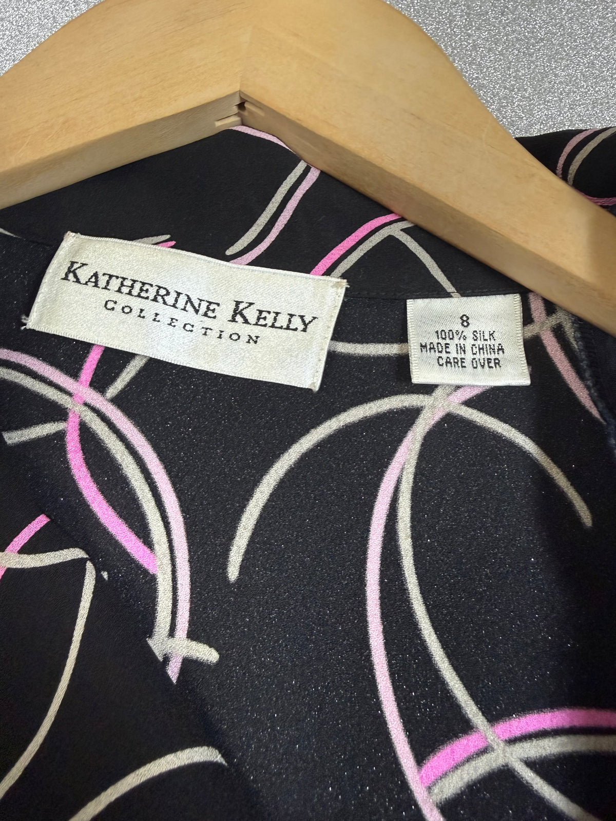 Katherine Kelly Collection 100% Silk 8 Black Collared Button Down with Pink Circle Design