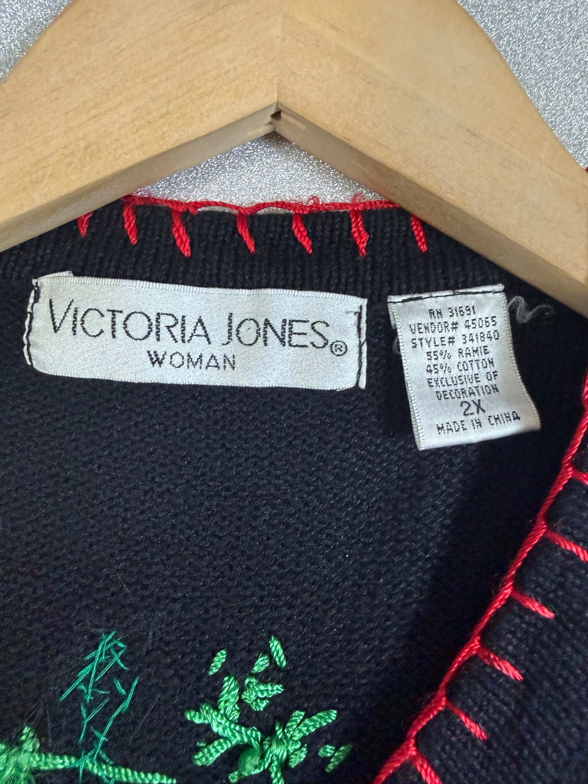Victoria Jones 55% Ramie 45% Cotton 2X Black Christmas Sweater